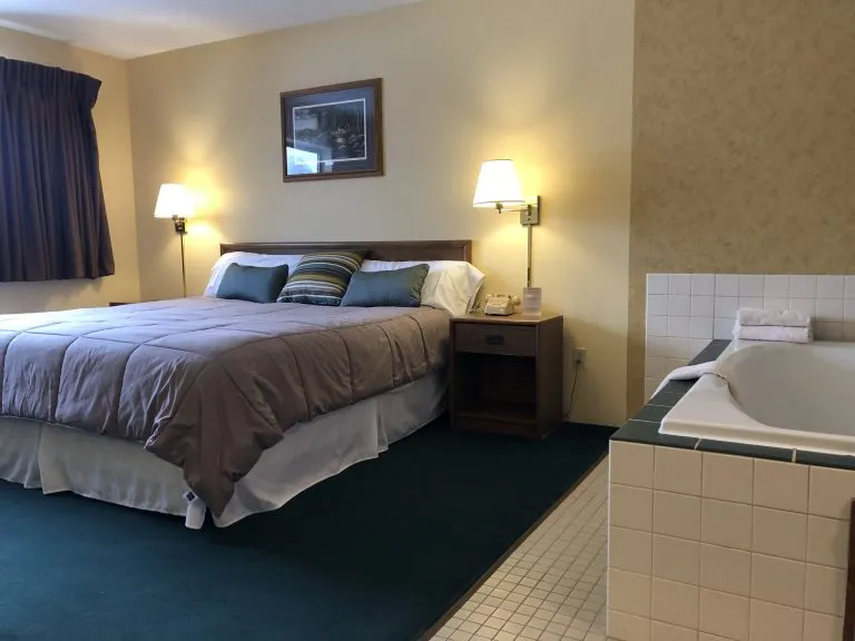 Hotel Room | McQuoids Inn